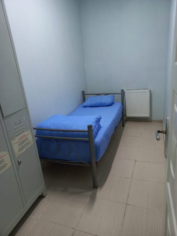 tek-kisilik-camsiz-tvsiz